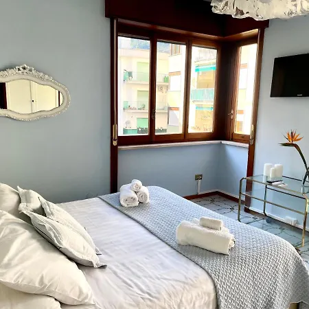 Pool Family Big Appartament In Center Sorrento