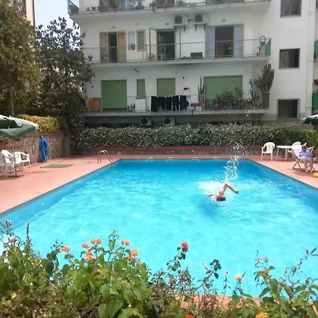 Daire Pool Family Big Appartament In Center Sorrento